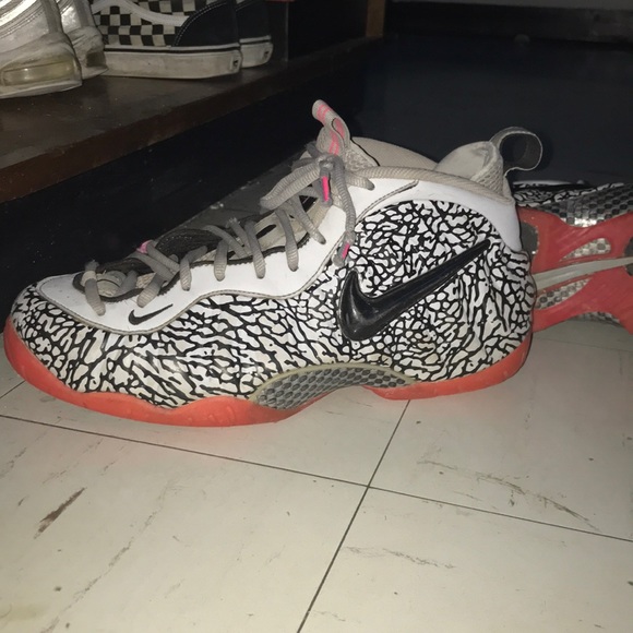 Pink Elephant Foams size 12 M - Picture 1 of 3